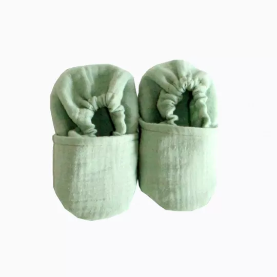 Chaussons Souples Pour Bebe Gaze De Coton Par Chouchouette Uncoqdansletransat Fr