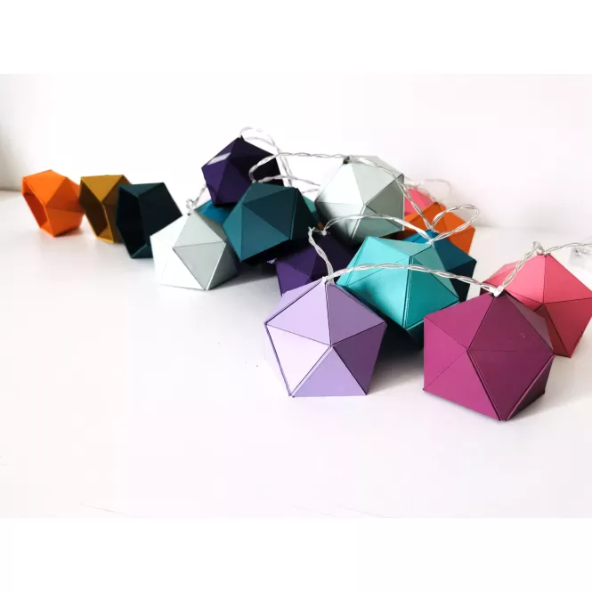 Guirlande lumineuse carton origami - Leewalia