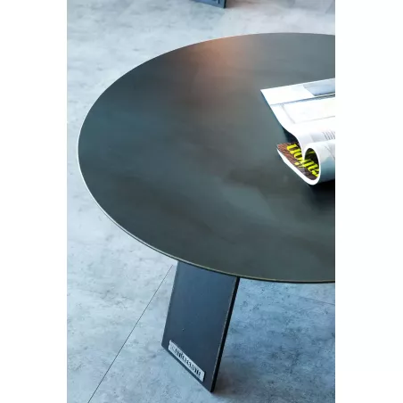 Table basse design en acier Swan - Matière Brute
