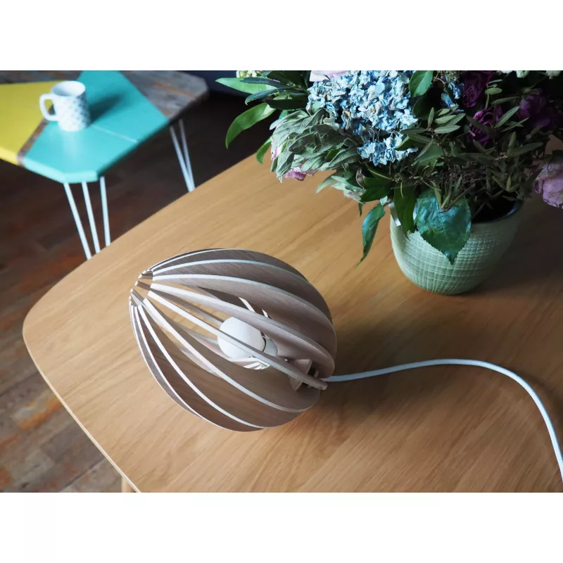 Lampe à poser chêne avec cordon noir Gone’s