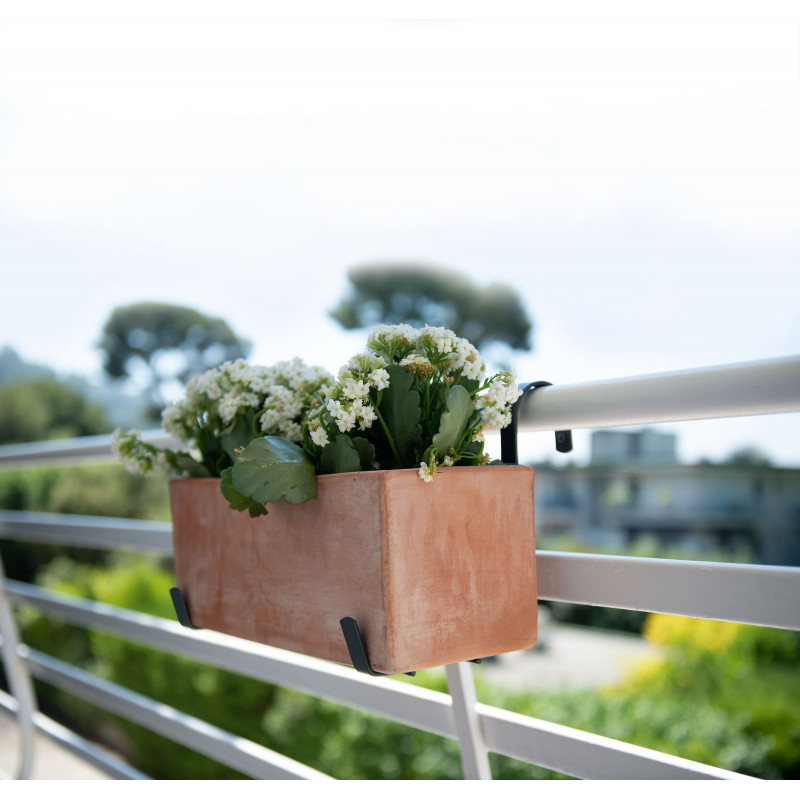 Support de jardinière à crochet en fer plat vert pâle Louis Moulin - 35 x  18 cm : Accessoires et supports pots et jardinières LOUIS MOULIN balcon  terrasse - botanic®