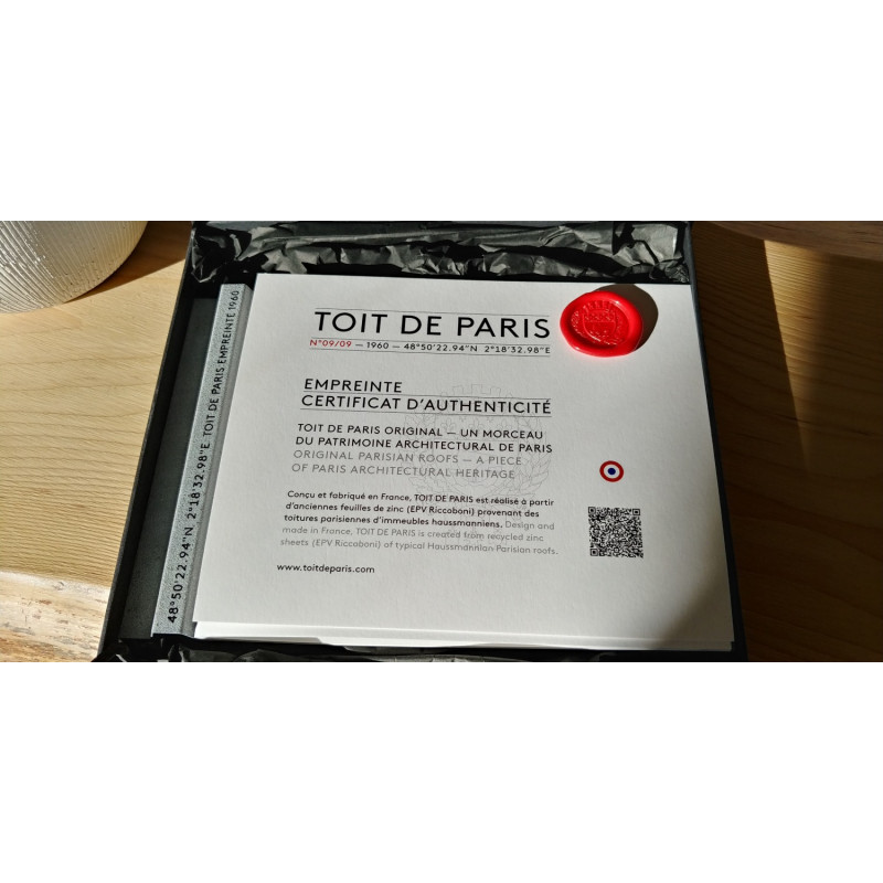 Morceau toit de Paris avec plan de Paris - Empreinte