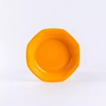 Assiette octogonale et creuse en porcelaine jaune - Ogre La Fabrique