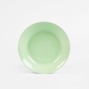 Assiette creuse et ronde en porcelaine verte - Ogre la Fabrique