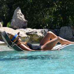 Bain de soleil Hoom - LINK...